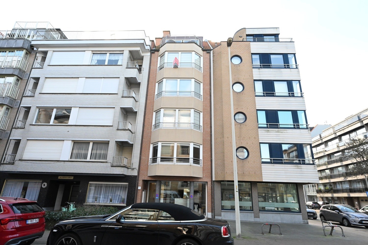 GEMEUBELD - Gezellig appartement vlakbij het strand (Rubensplein) en de Lippenslaan. 