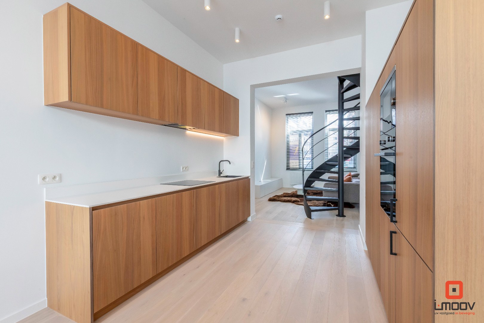 Instapklare tweeslaapkamer duplex met groot terras in de Nieuwpoortsesteenweg, Oostende 