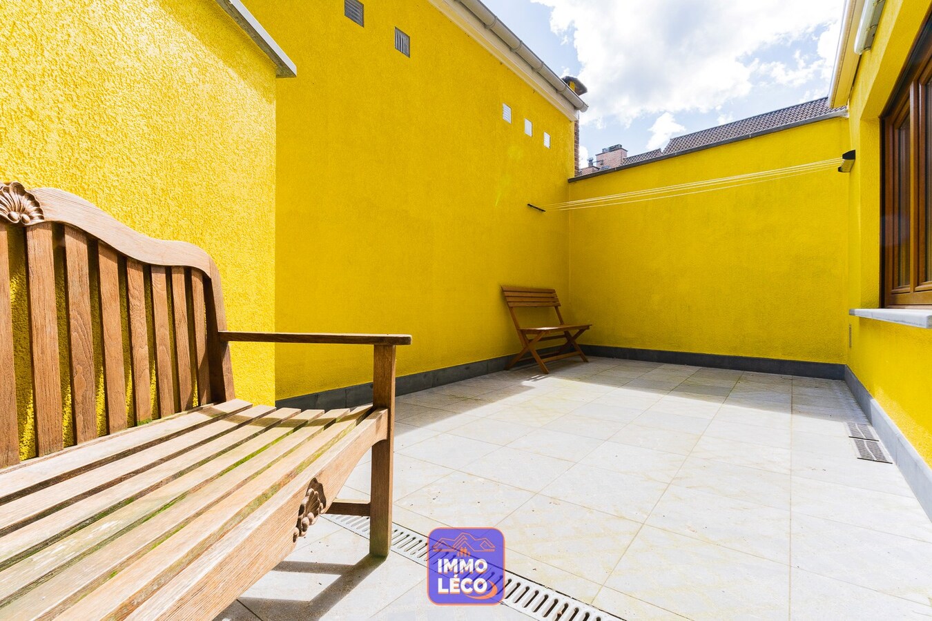 Appartement rez-de-chaussée avec terrasse, en plein centre-ville !! 