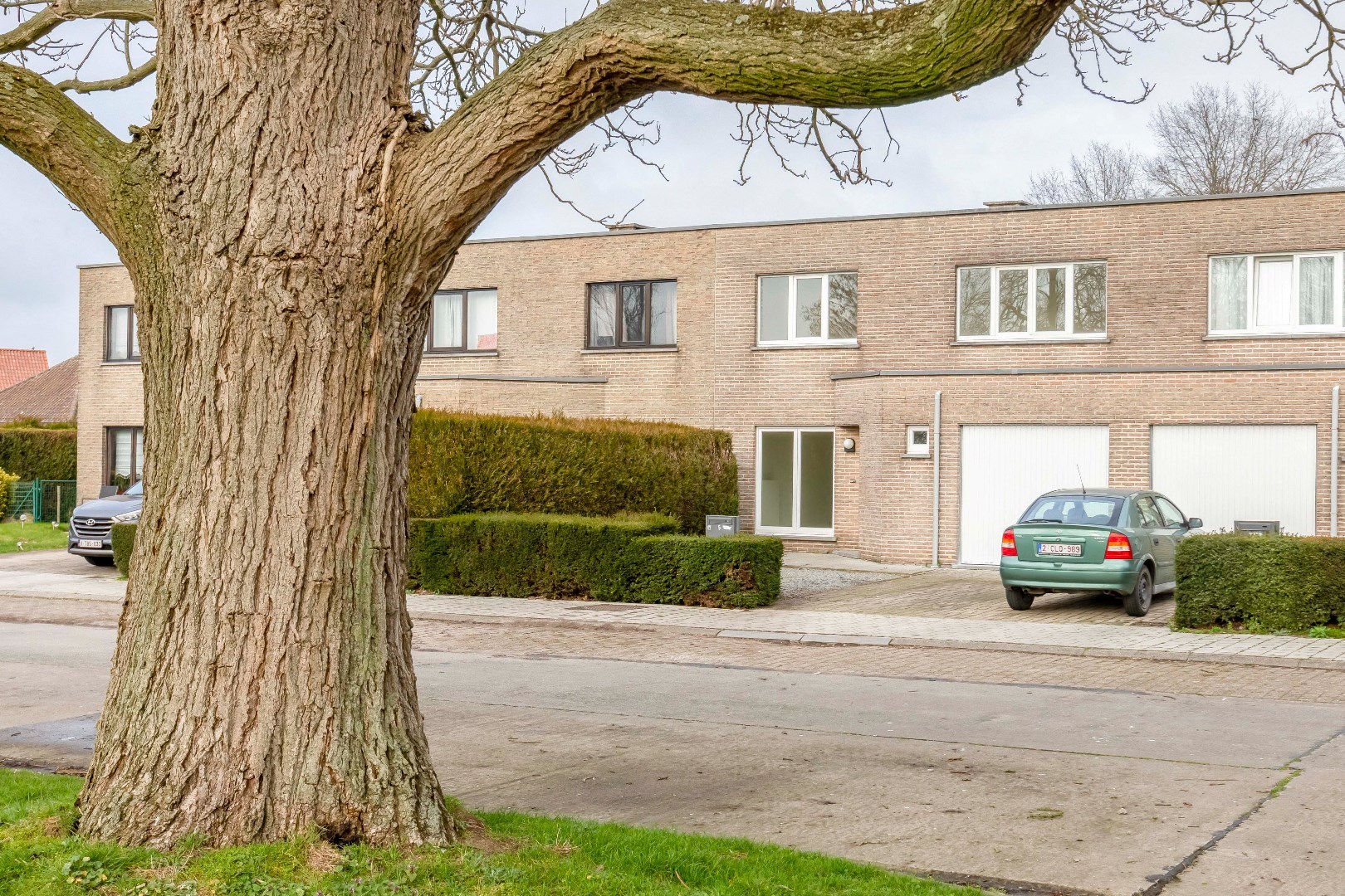 Gunstig gelegen instapklare woning in rij met garage en toffe tuin 