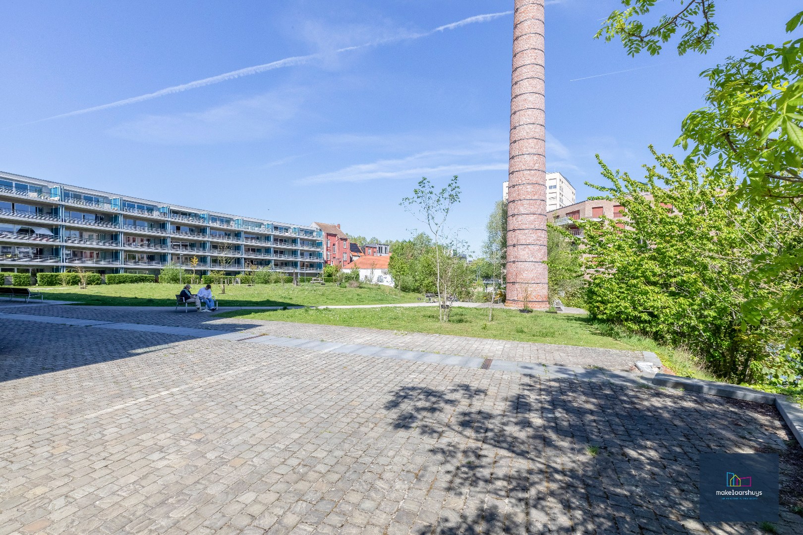 Stijlvol 2 slpk. appartement met ruim terras en staanplaats 