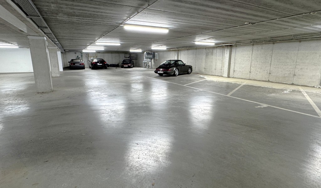 Ingedeelde kantoorruimte met parking te huur in Sint-Martens-Latem