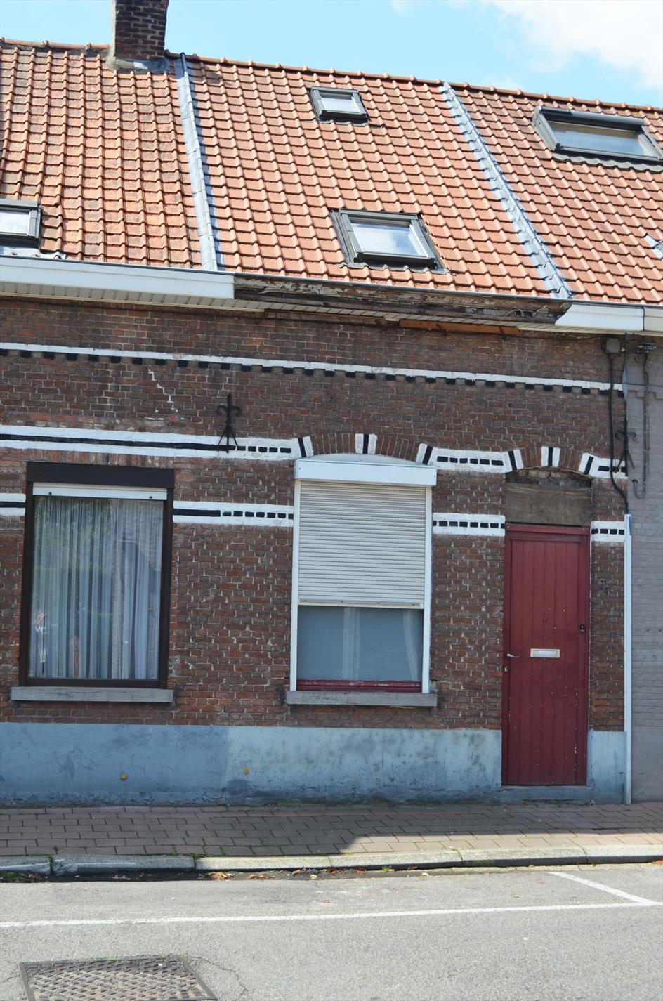 Totaal te renoveren rijwoning  nabij centrum Maldegem 