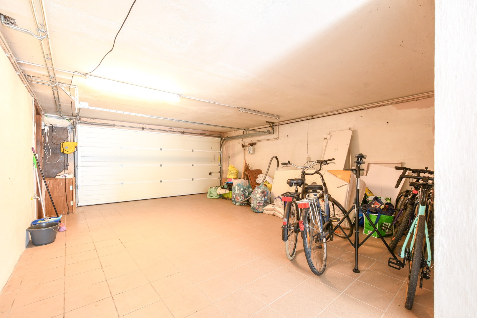 Ruime bel-etagewoning met tuin en bijgebouw, vlakbij centrum De Haan 