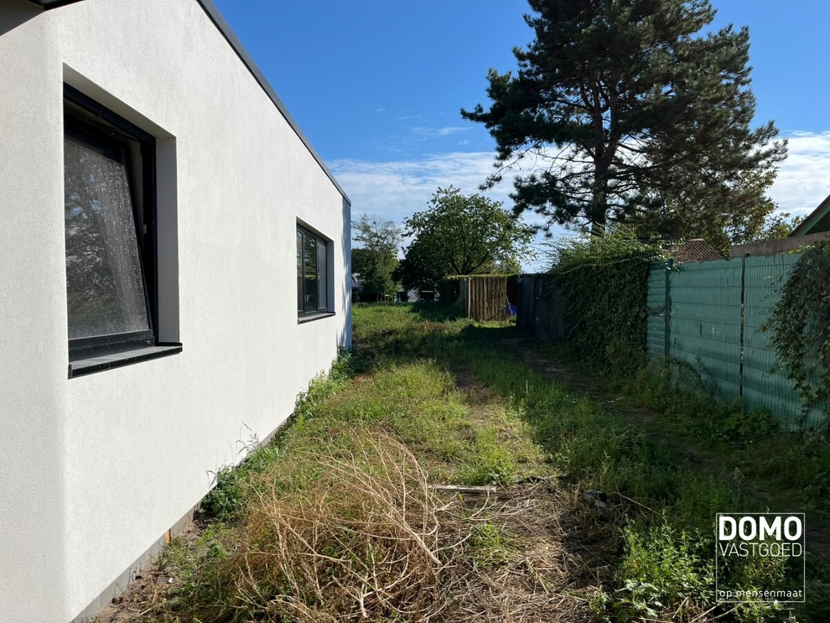 GELIJKVLOERS NIEUWBOUWAPPARTEMENT MET TUIN IN HASSELT 