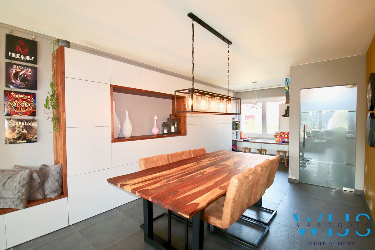 INSTAPKLAAR woonhuis met ZUIDgerichte tuin te Boekhoute ! 