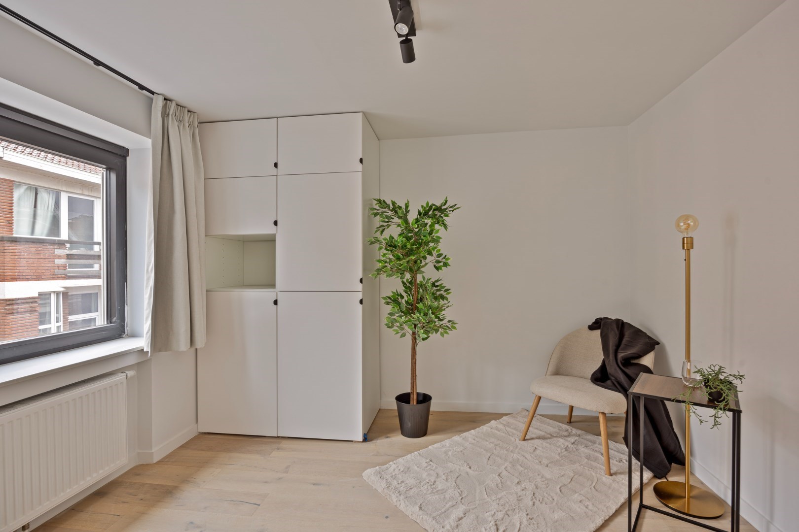 Volledig gerenoveerde en gemeubelde studentenkamers met privé-sanitair. 