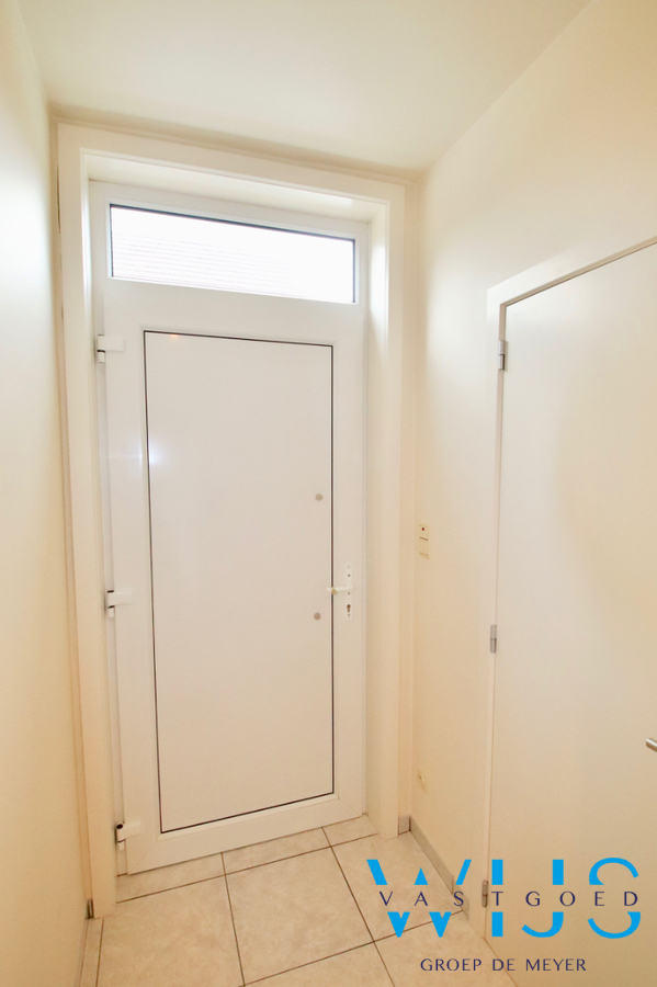 Instapklare &amp; gezellige woning met garage in hartje Eeklo! 