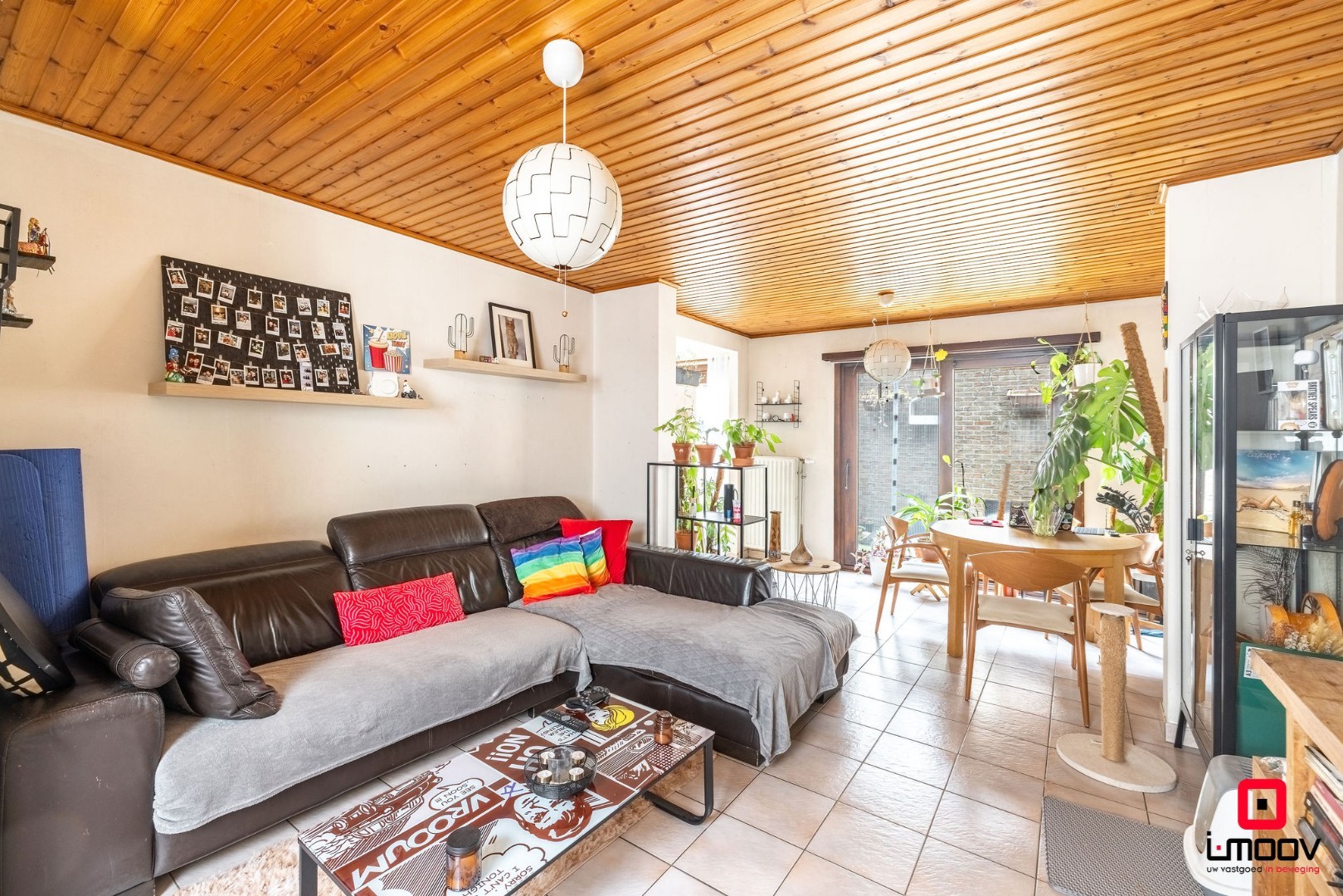 Karaktervolle stadswoning met uitzonderlijke breedte en garage in hartje Gent 