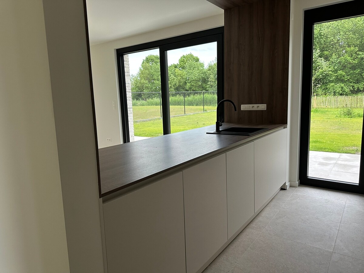 Nieuwbouw woning met 4 slaapkamers (1 gelijkvloers) 