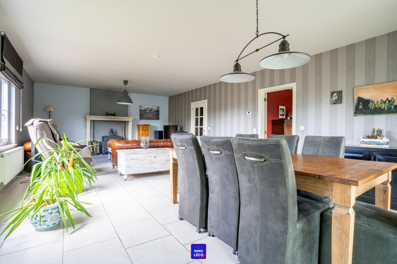 Plain-Pied érigé sur 808m², clos résidentiel prisé, garage et carport, COUP DE COEUR ! 