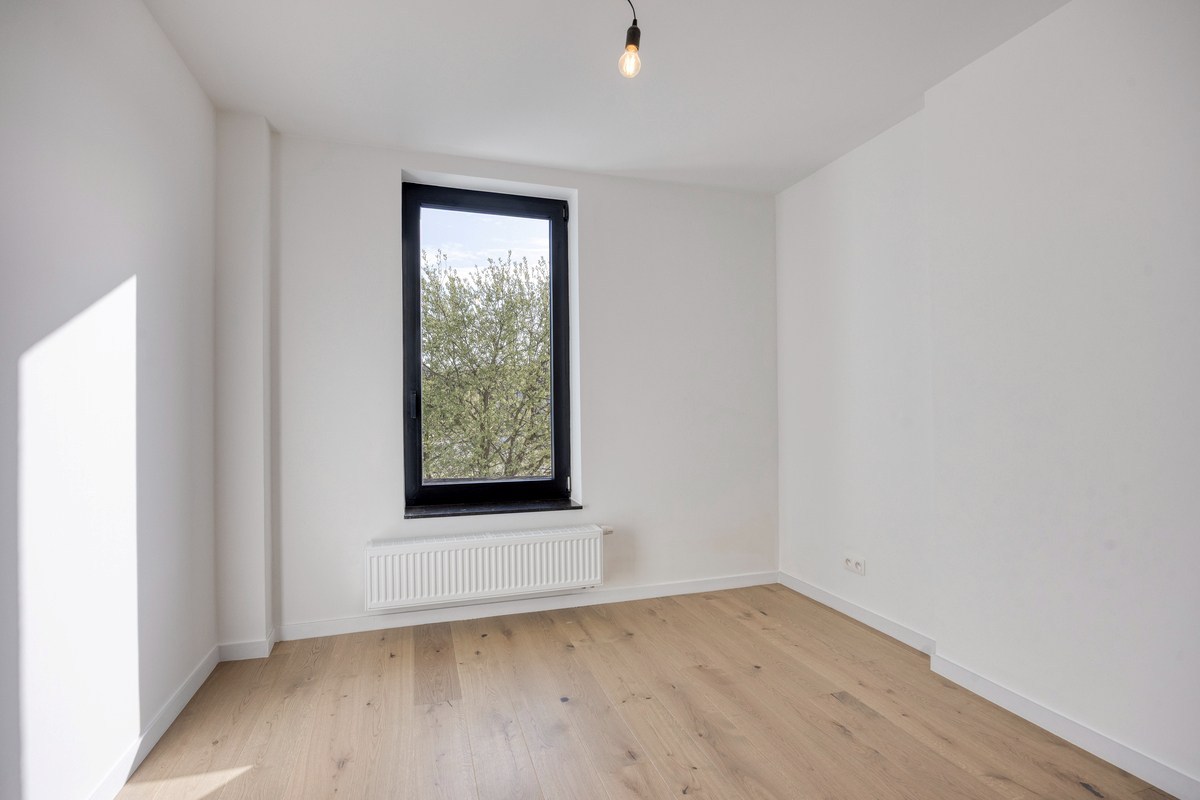 Volledig gerenoveerde woning met 3 slaapkamers, badkamers en tuin in Tienen! – EPC A - bewoonbare opp. 130 m² 