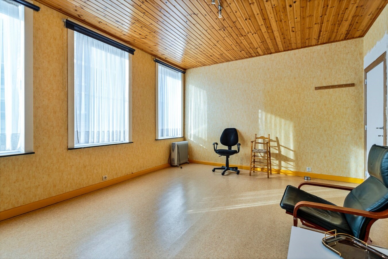 Instapklare burgerwoning met prachtige tuin - 4 slpks 