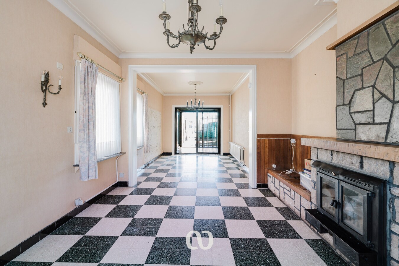 Stevige gezinswoning met tuin en garage nabij het centrum van Oudenaarde 