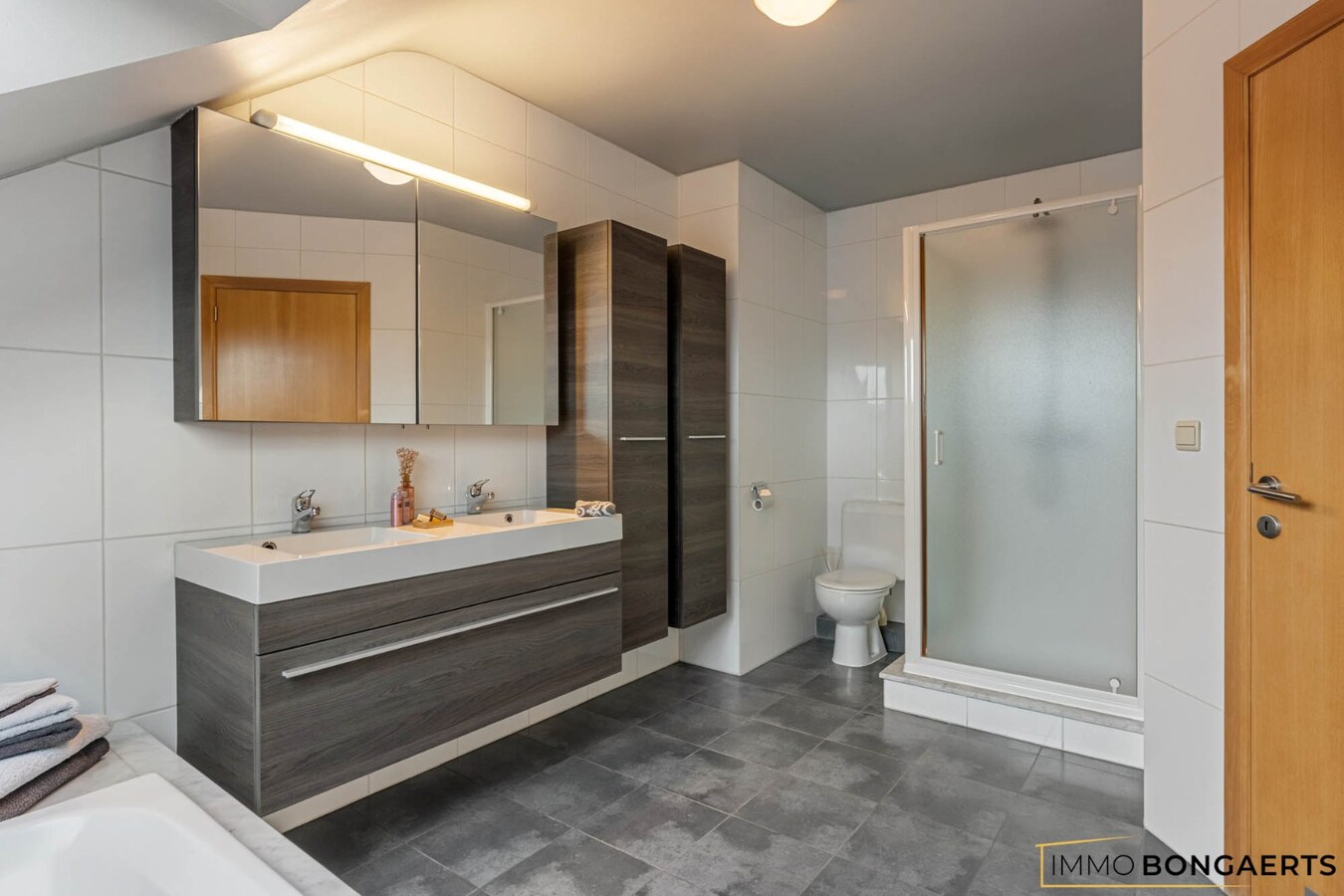 Ruim duplexappartement met 4 slaapkamers 