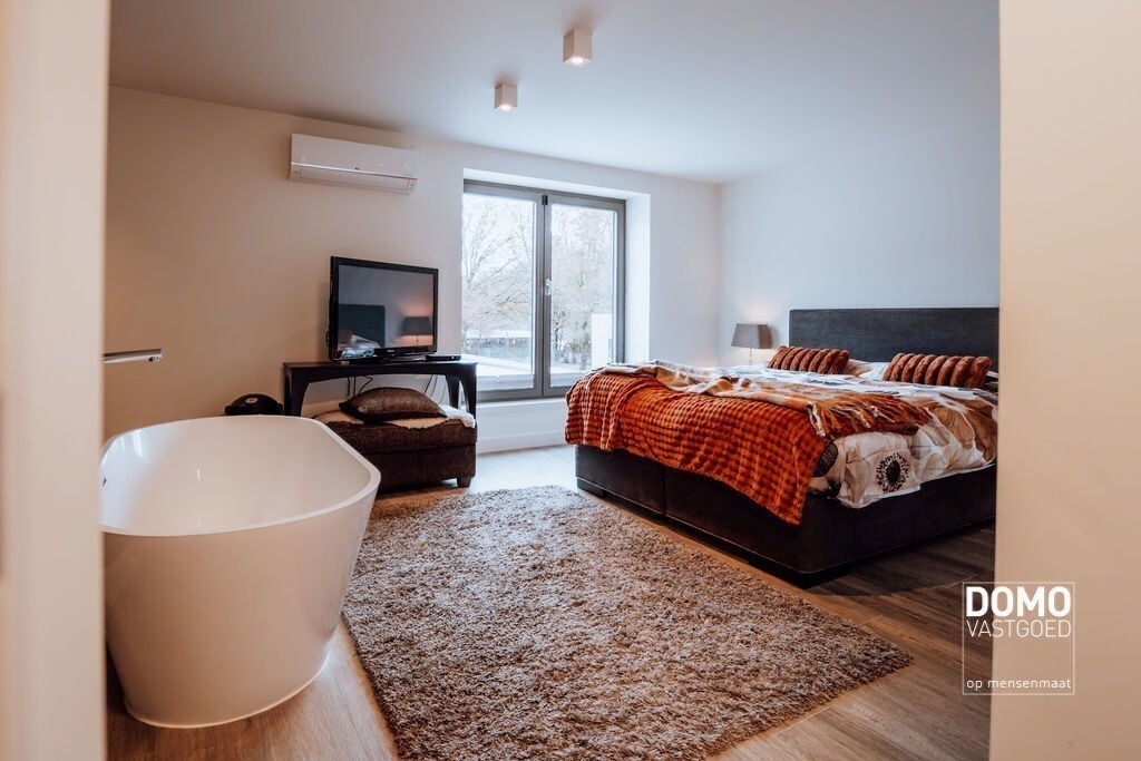 Exclusieve villa, zeer rustig gelegen, aan de groene bossen van Bolderberg. 