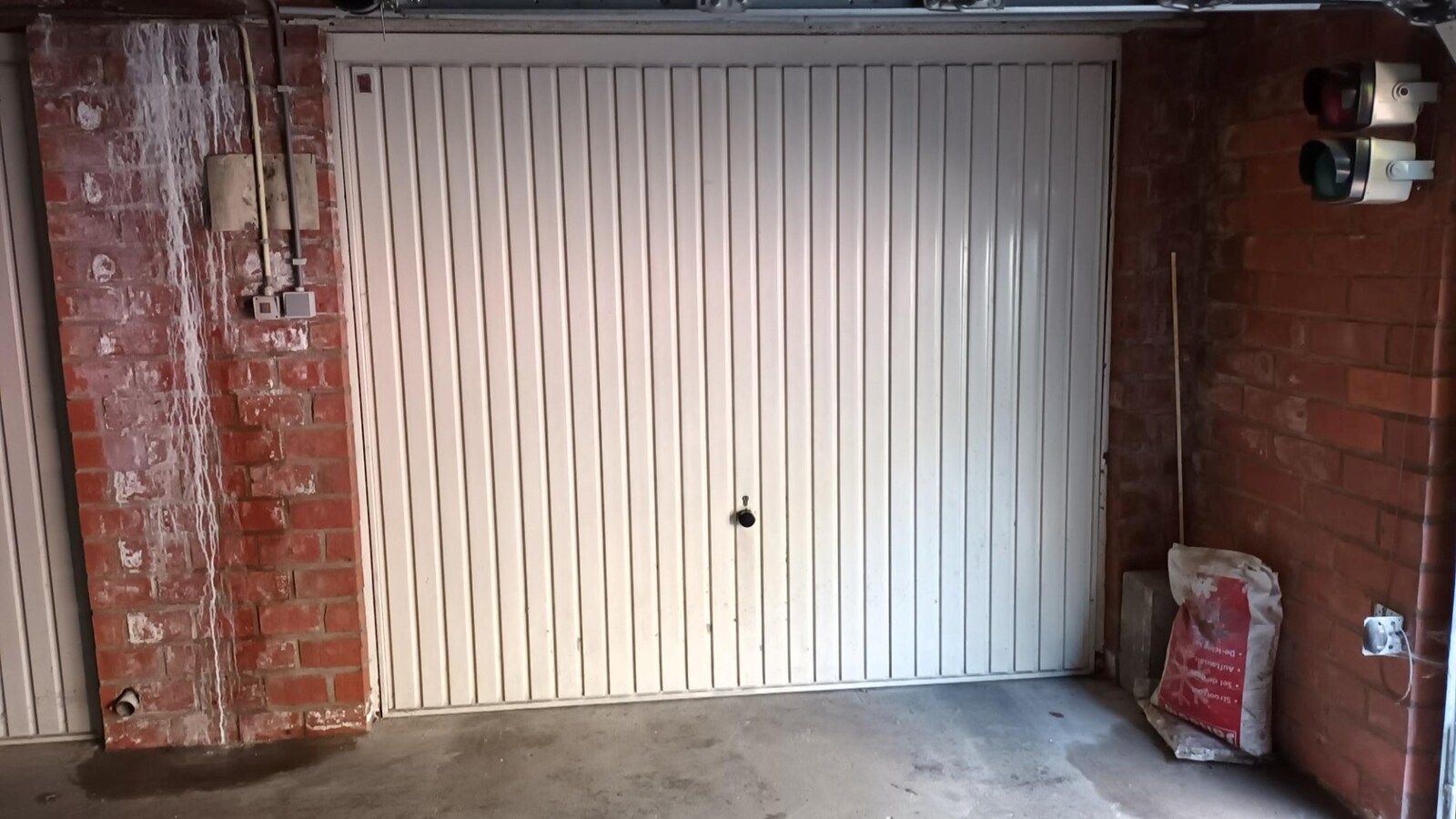 Ruime garageboxen te koopin Hasselt. 