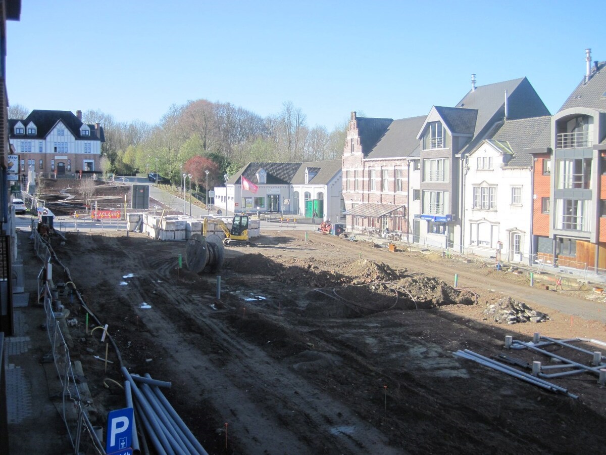 Lichtrijk appartement op de Gaverse Markt. 