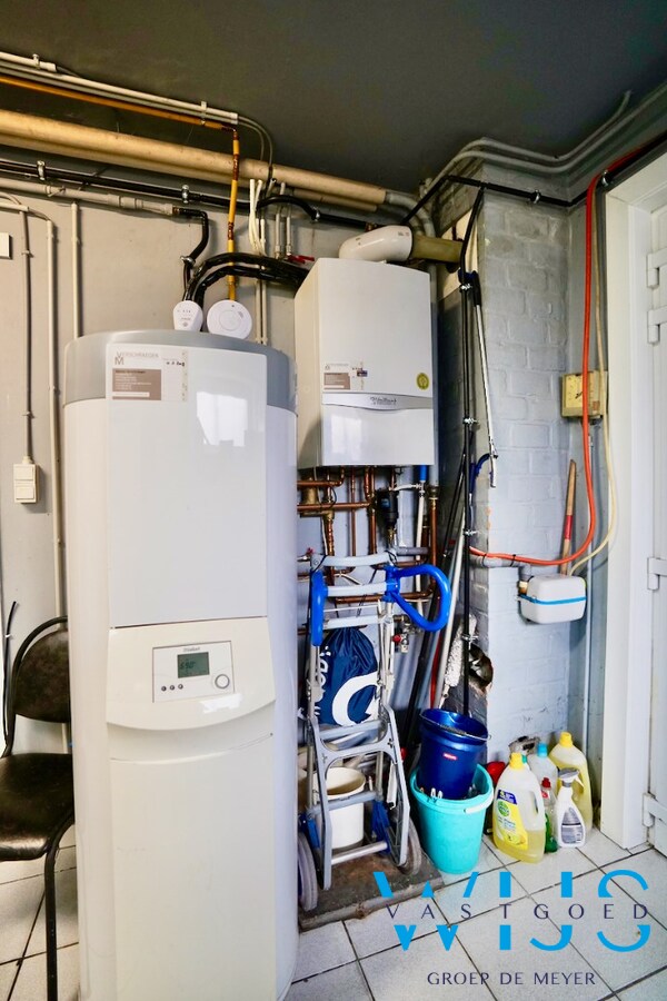 Ruime gezinswoning met 5 slaapkamers te Zelzate! 