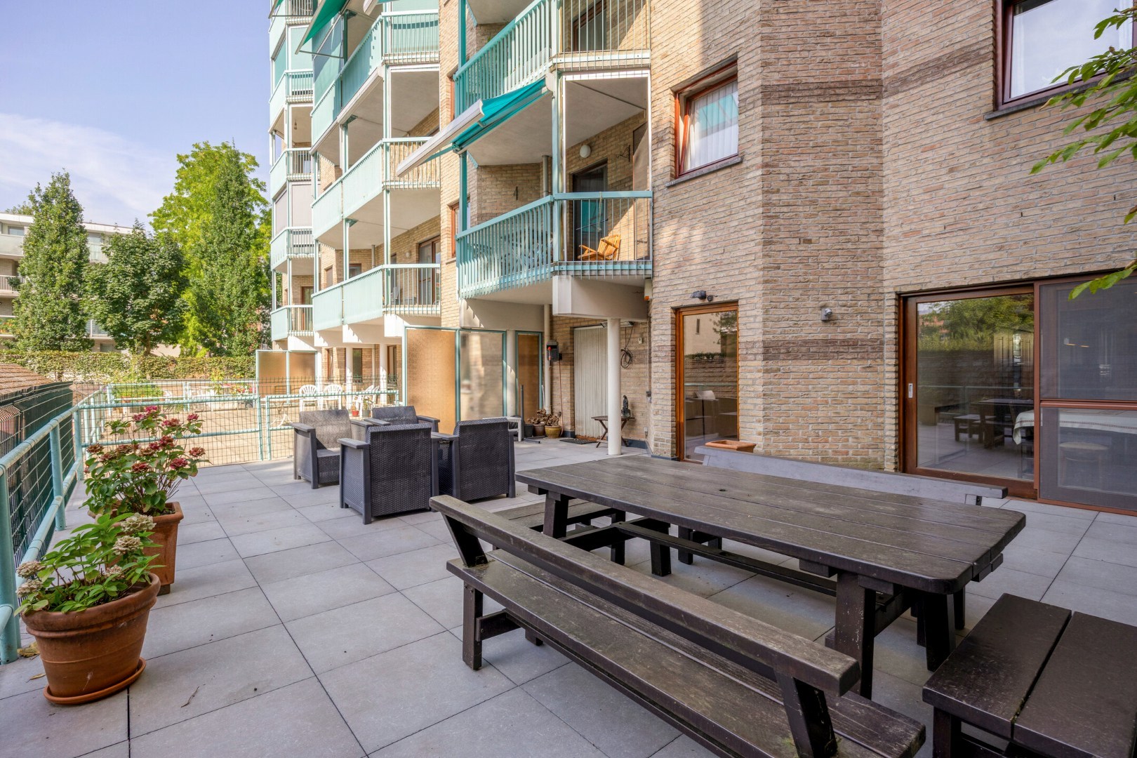 Gelijkvloers appartement met een terras van 50m²,  3 slaapkamers en staanplaats in het centrum van Leuven! - bewoonbare opp. 147m² 