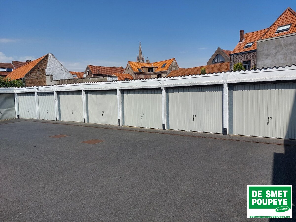 Garagebox in afgesloten complex 