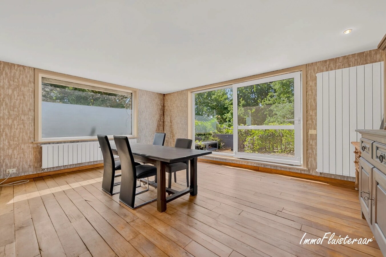 Unieke hippische accommodatie met 5 appartementen/studio’s op ruim 2,5 ha te Amougies (Henegouwen) 