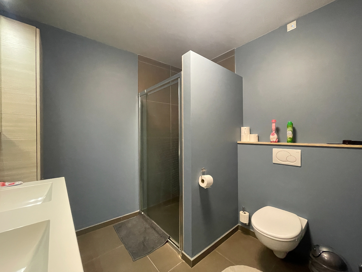 Gelijkvloers, nieuwbouwappartement met 2 slaapkamers en terras te centrum Aartrijke (geen gemeenschappelijke kosten) 