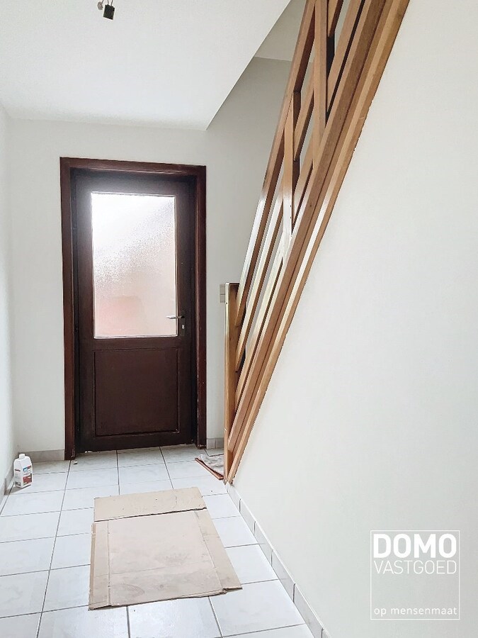 RUIME GEZINSWONING MET 4 SLAAPKAMERS, TUIN EN INPANDIGE GARAGE TE HERK-DE-STAD 