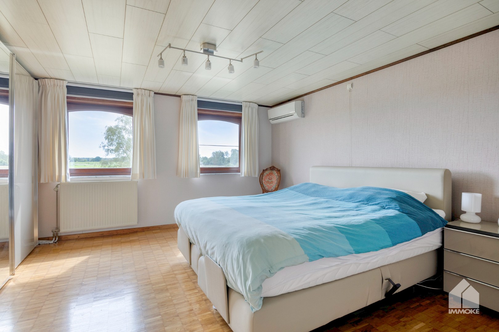 Stijlvol landhuis op 14a 88ca met aangrenzend weiland van 35a 5ca. 