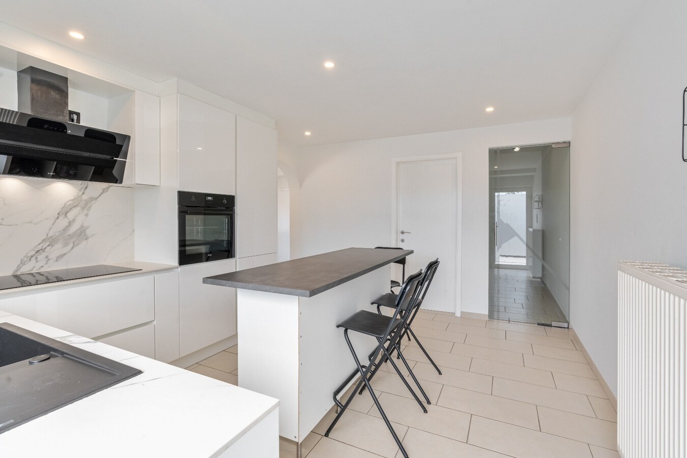 Verrassend ruim triplexappartement - B-label - 4 slpk  en aagename buitenbeleving. 