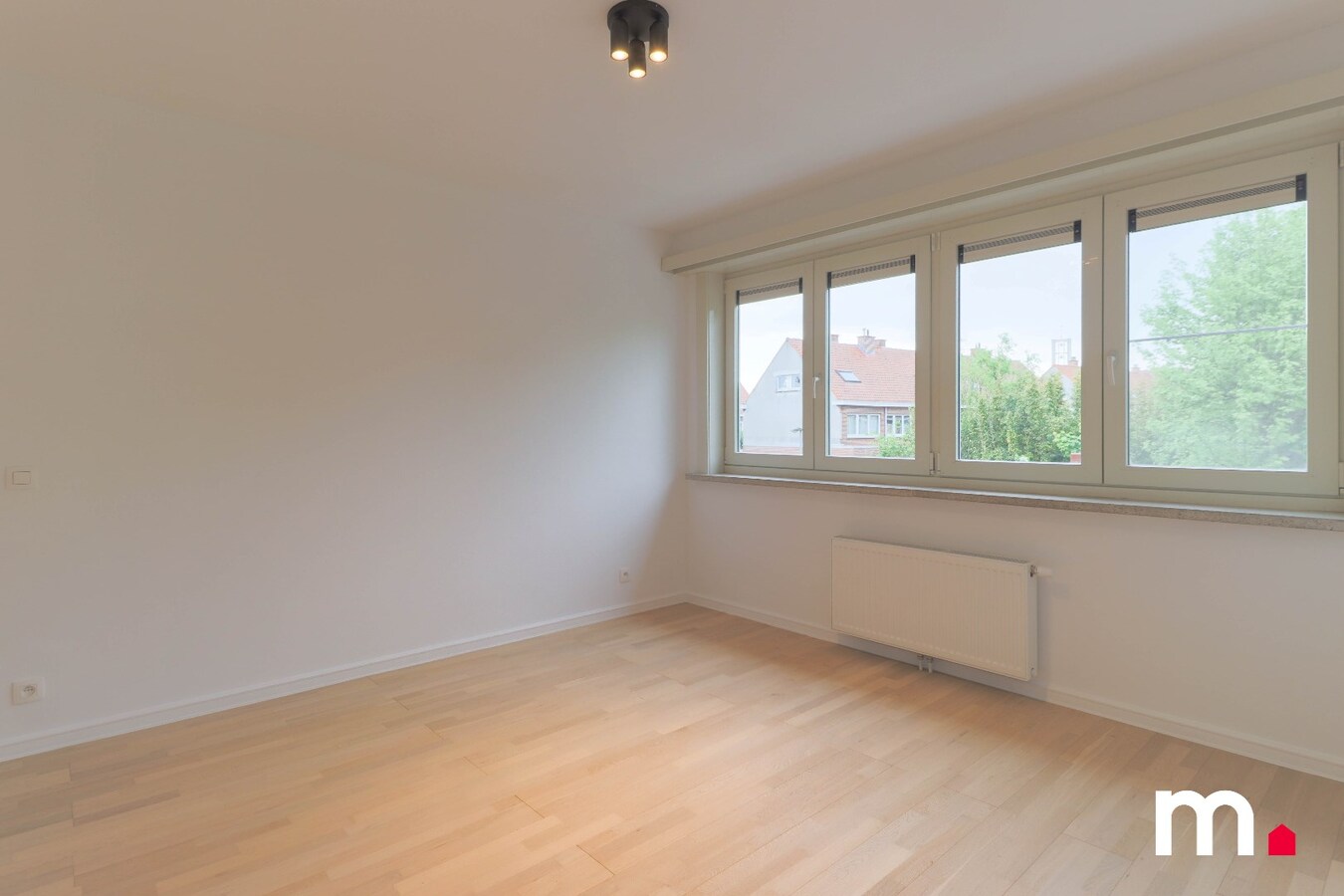 Recent gerenoveerde woning met 3 slaapkamers te Menen ! 