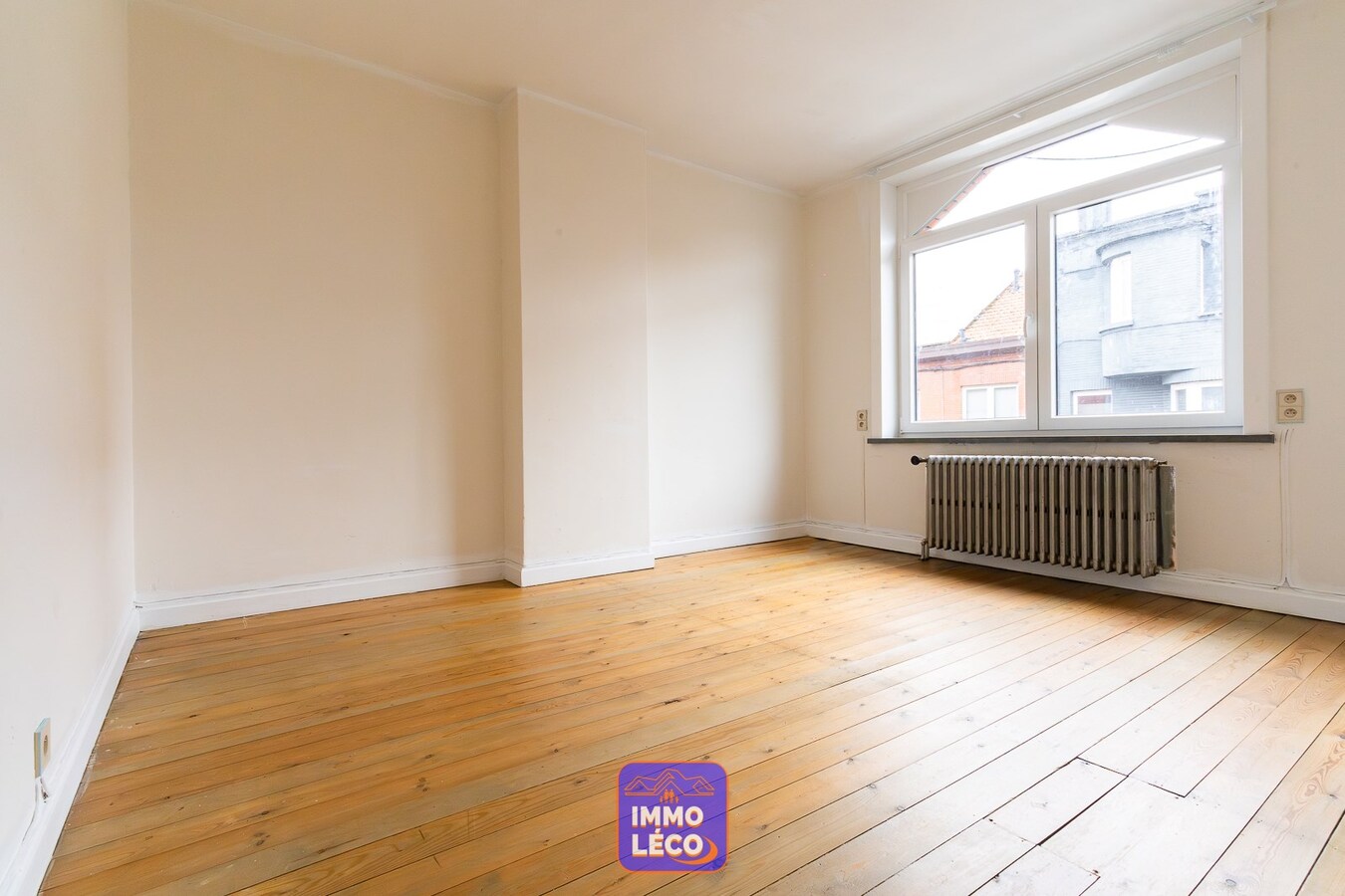 Maison rénovée avec jardin de +/- 320m², dans une rue prisée proche du centre-ville ! 