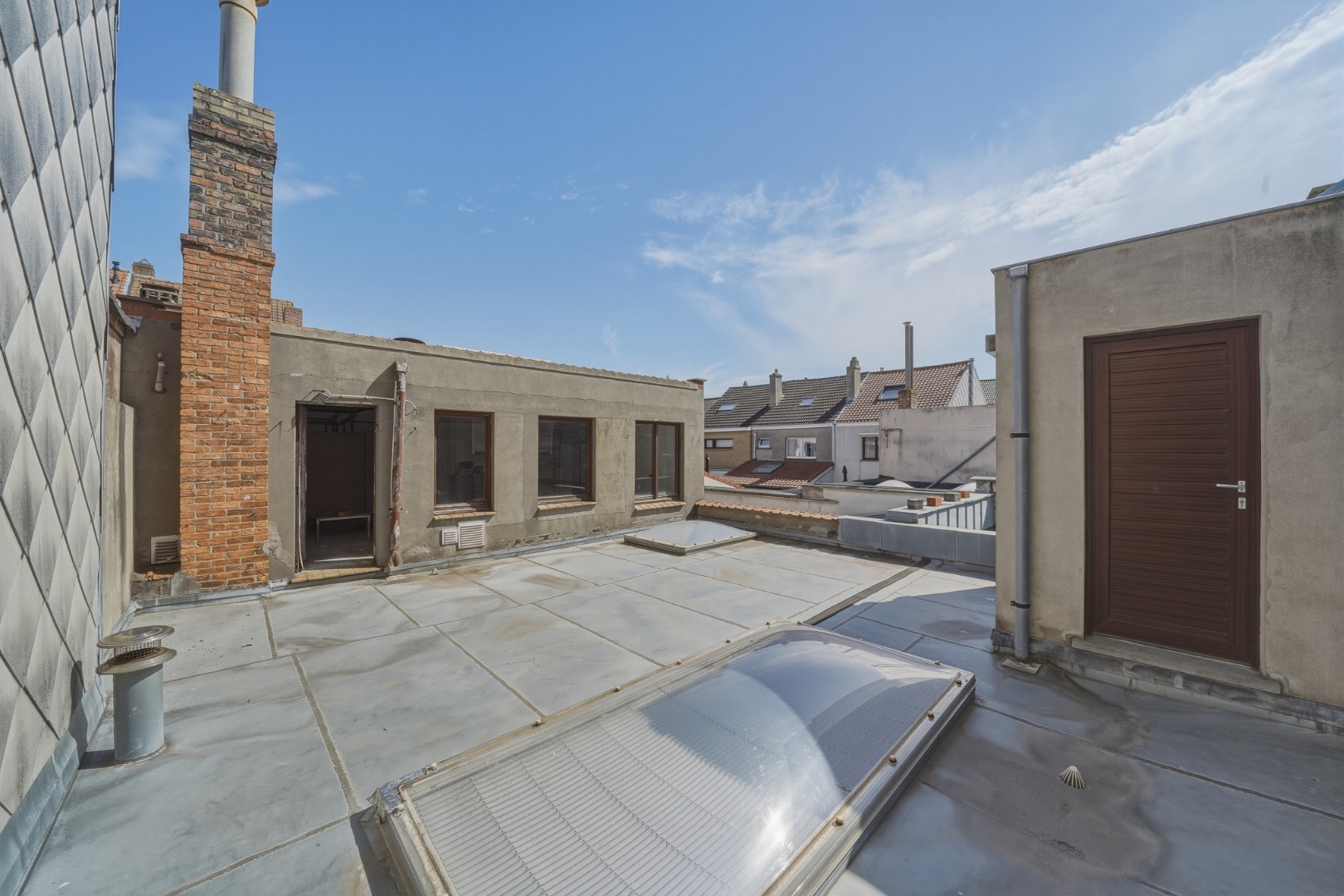 Ruime handelswoning met potentieel te Bredene 