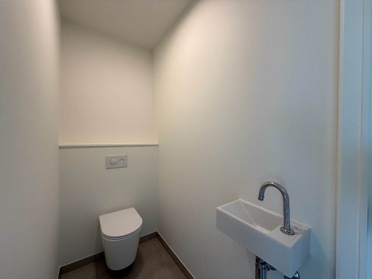 Nieuwbouwappartement met autostandplaats te Izegem 