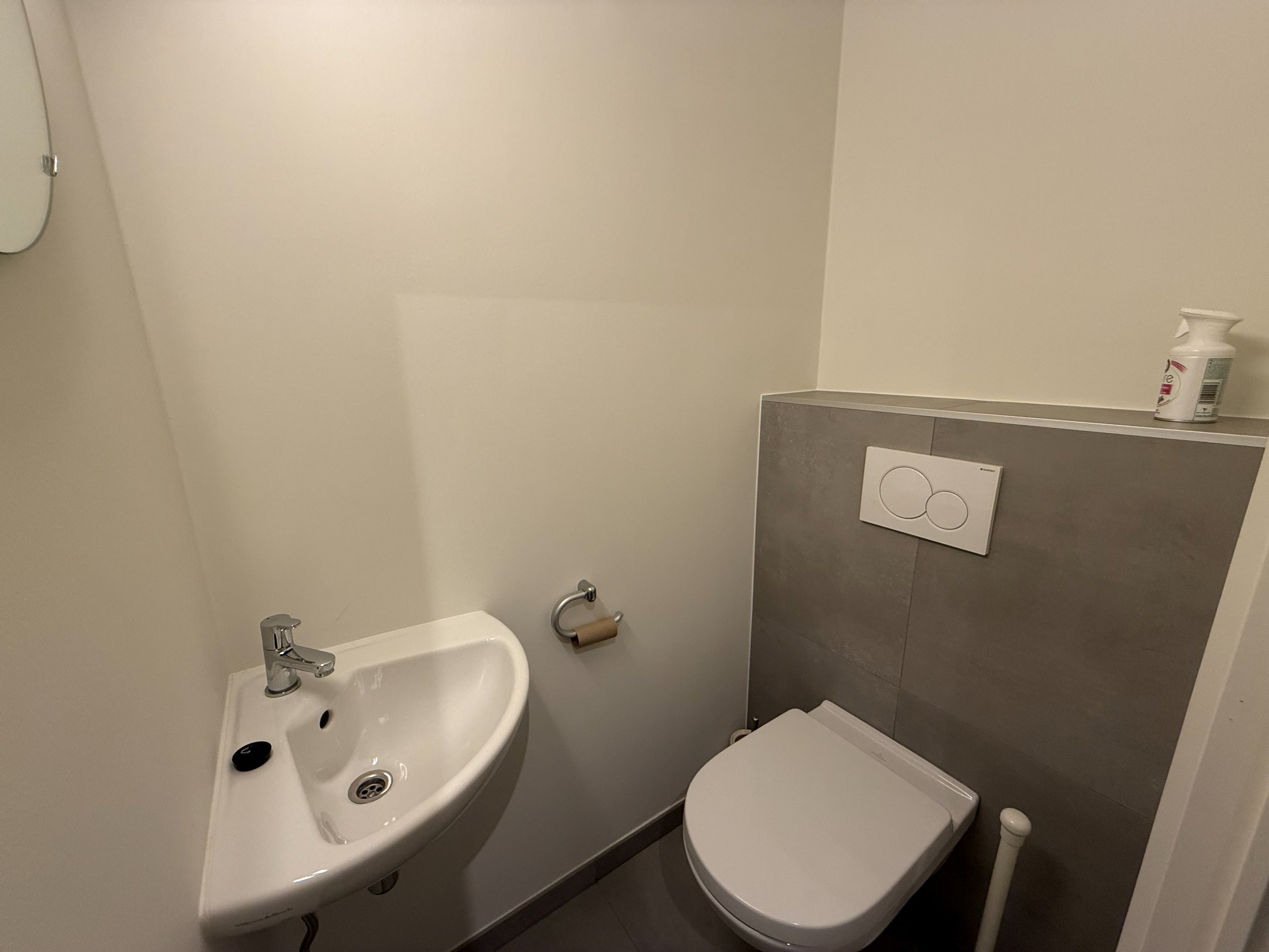 GEMEUBELD: 2- slaapkamer appartement gelegen op een toplocatie in de Van Bunnenlaan 