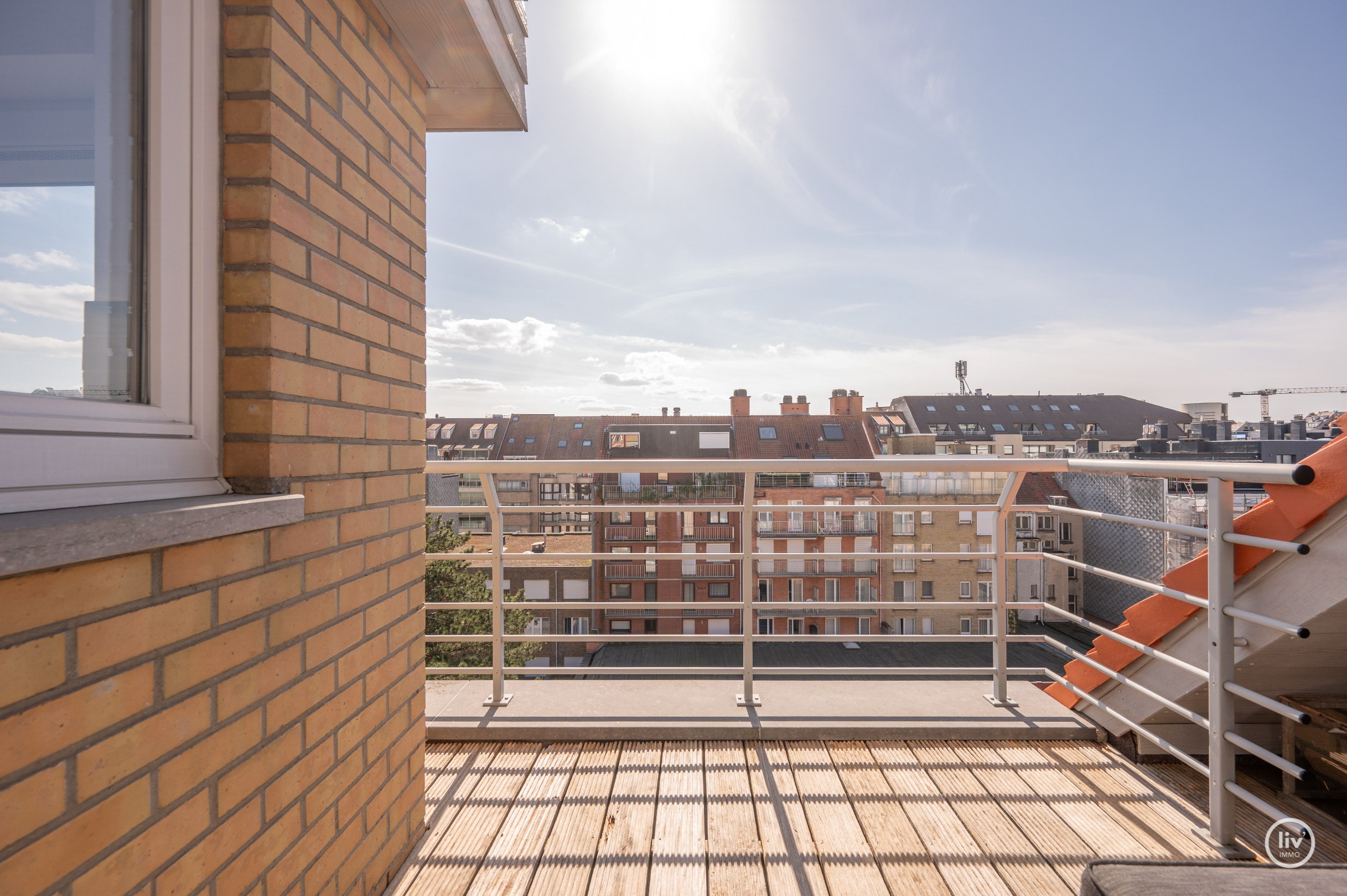 Spacieux duplex avec 3 chambres dans un emplacement de premier choix sur la Van Bunnenvaan à Knokke. 