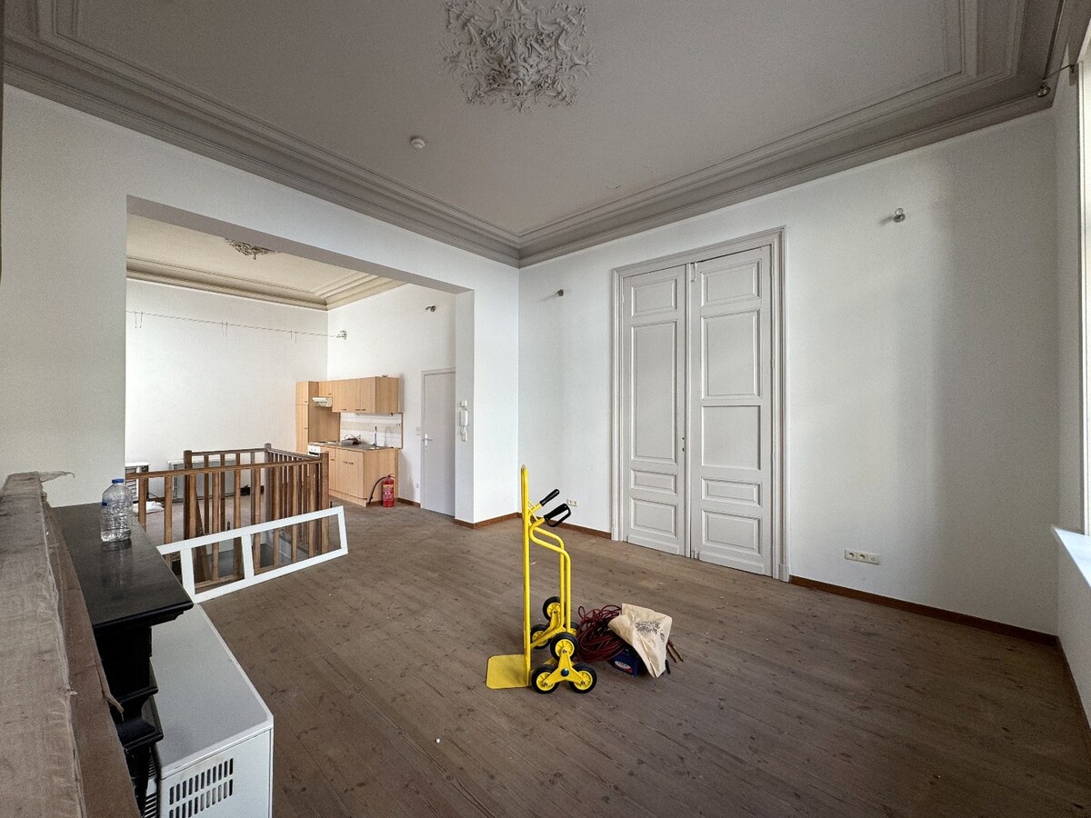 Karaktervolle herenwoning in neo-Vlaamse renaissancestijl met uitzonderlijk potentieel op topligging nabij zee 