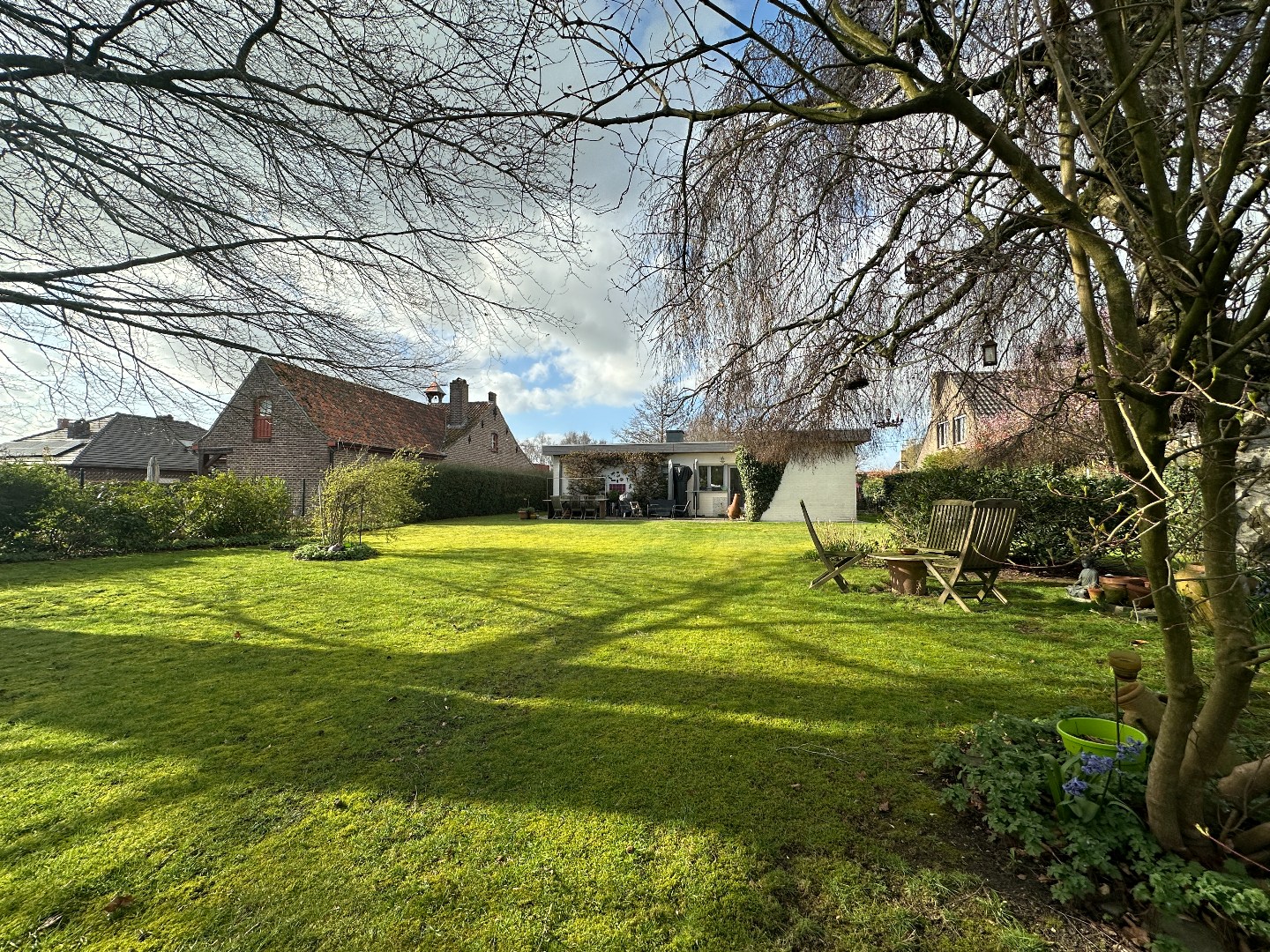 Vrijstaande woning met mooie tuin, perceel van 1158 m², Torhout. 