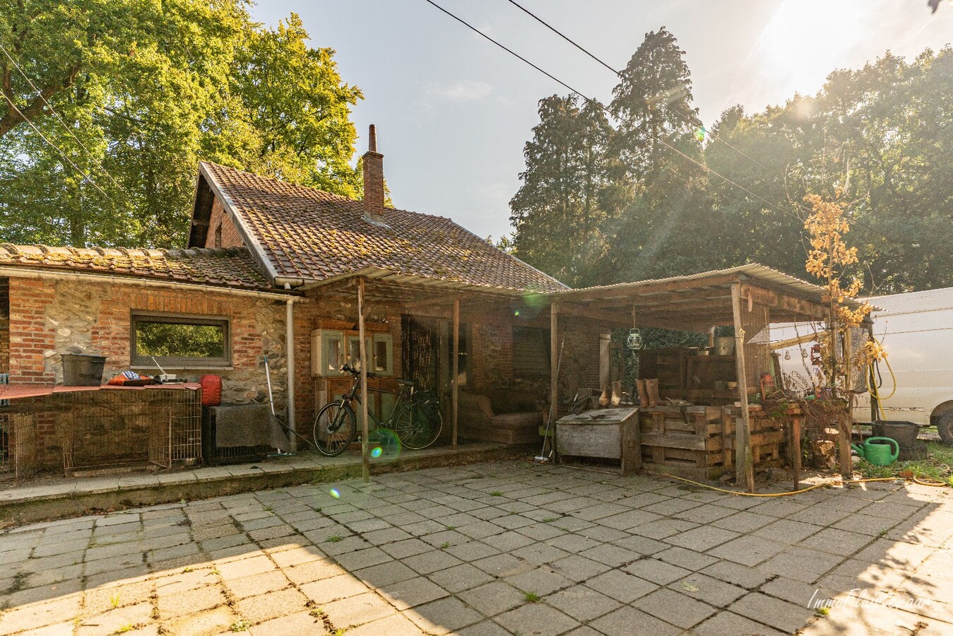 Rustig gelegen woning met renovatiepotentieel op ca. 40 are in Beverlo 