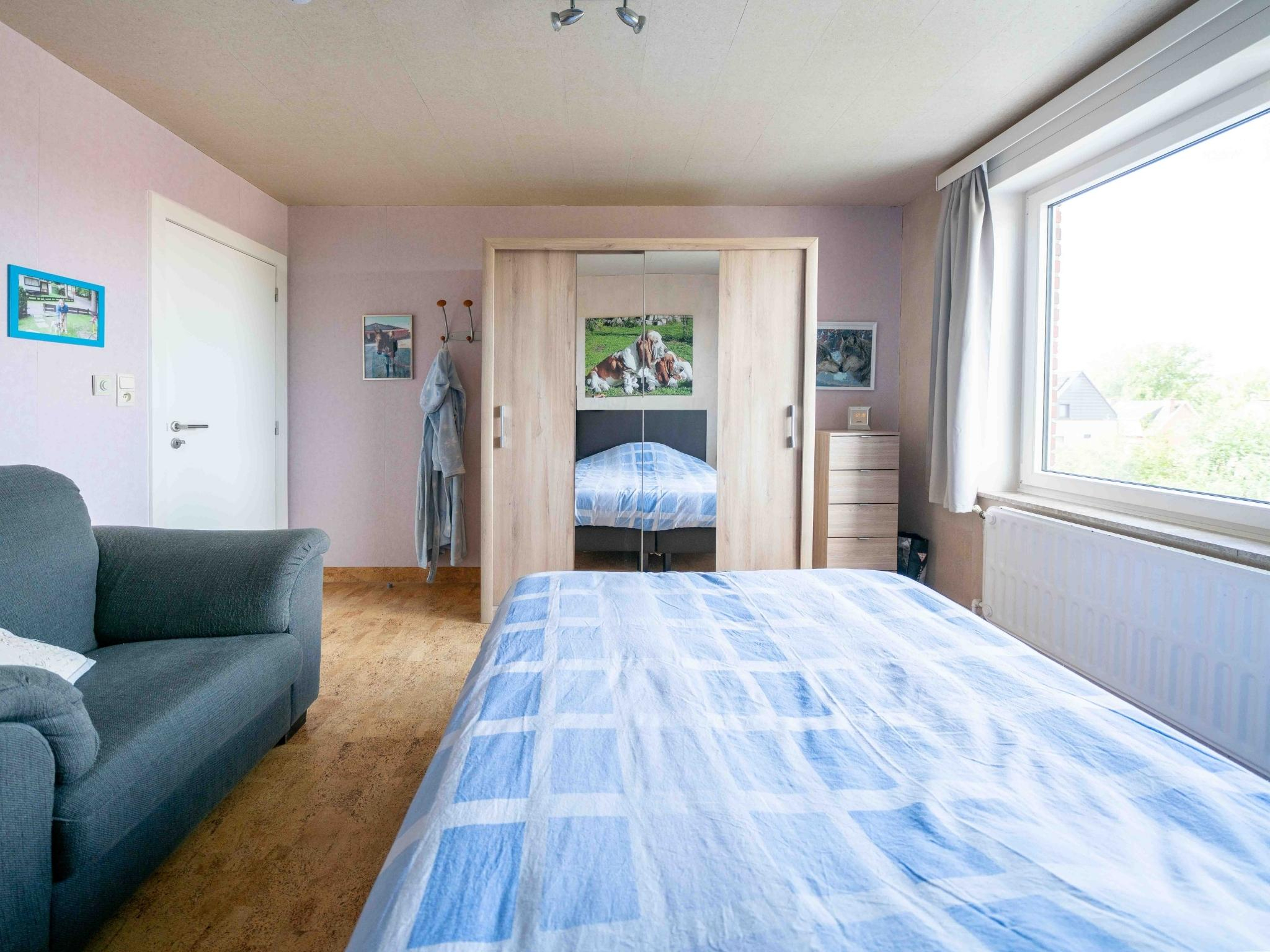 Zeer ruime gezinswoning met 4 slaapkamers en bureel 