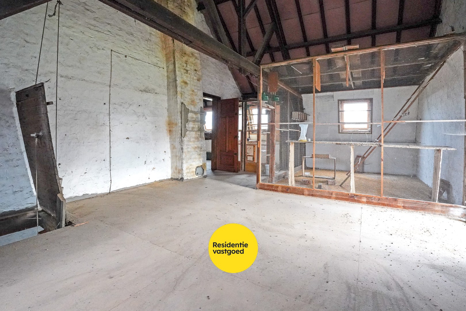 Te renoveren halfopen woning op een perceel van 1.809m² te Houthulst 