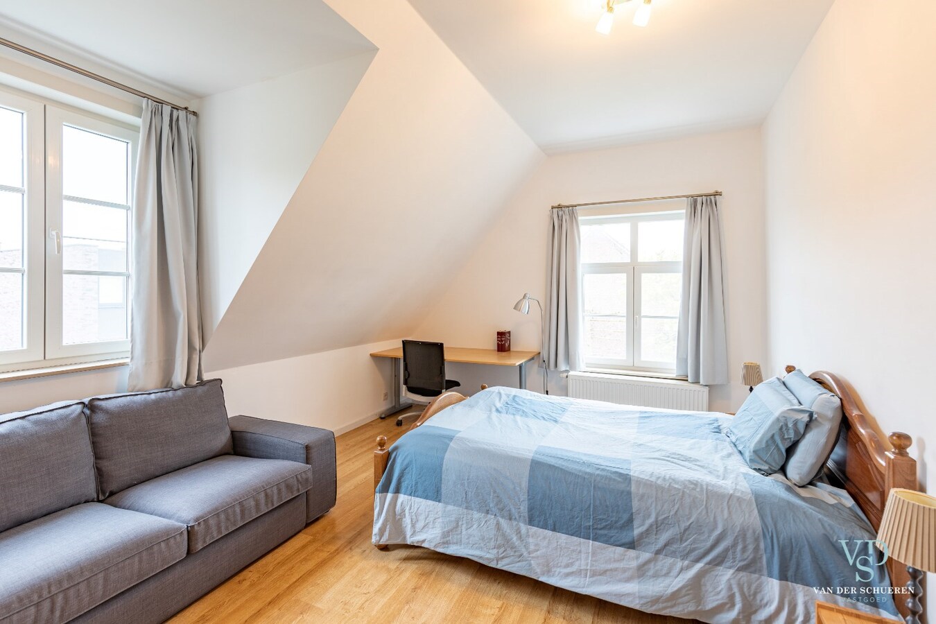 Ruim en stijlvol wonen in hartje Gavere. 