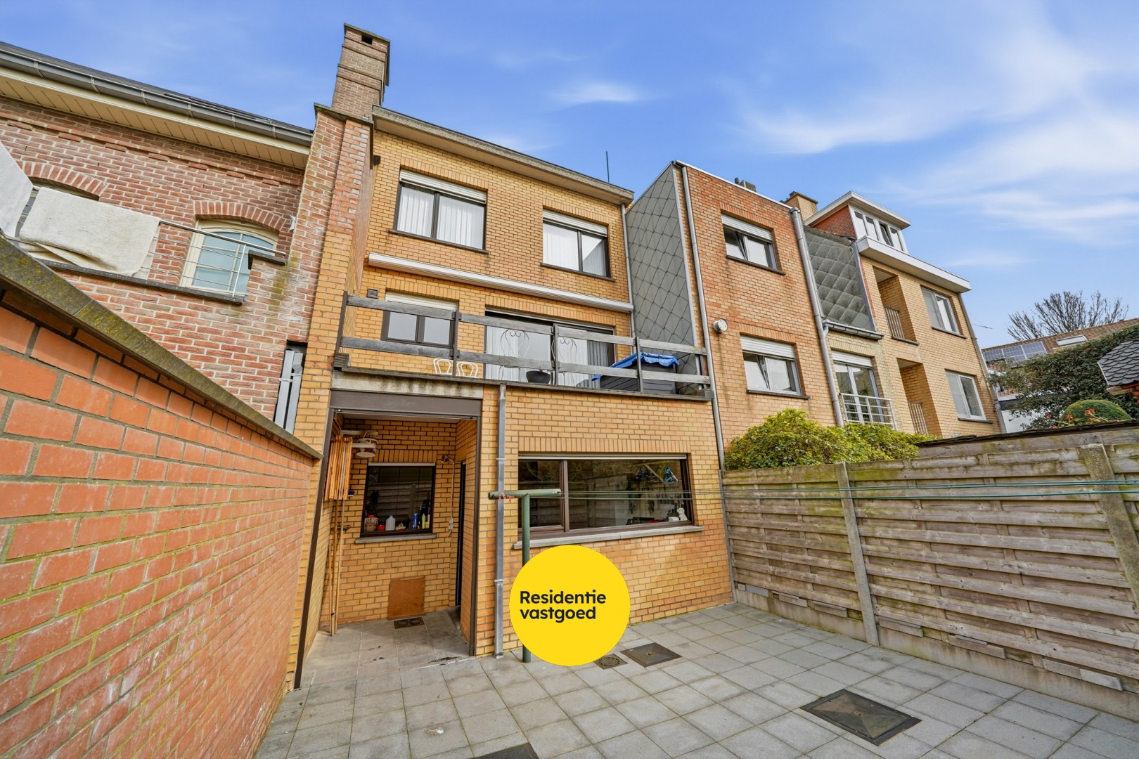 Ruime bel-etage met grote garage en 3 slaapkamers 