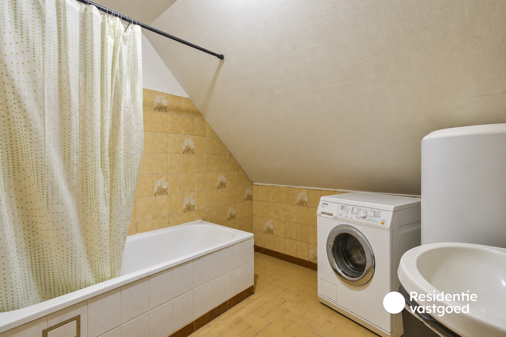 Vier appartement in het centrum van Ruddervoorde! 