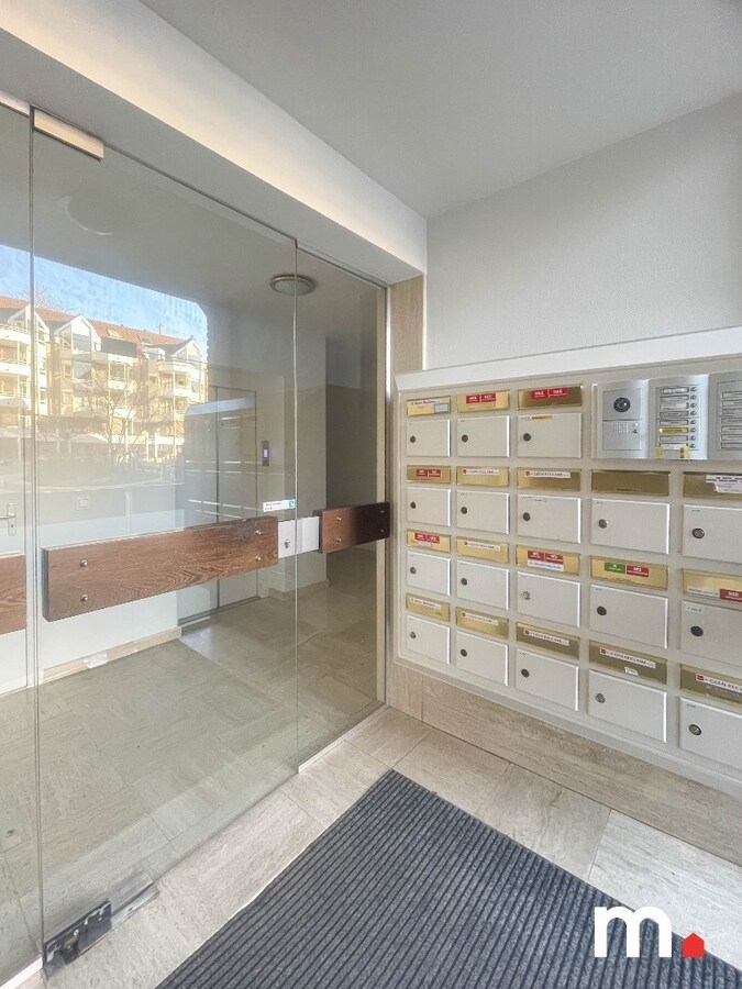 TOPPER !  Fantastisch gelegen appartement op het Overbekeplein in hartje Kortrijk ! 