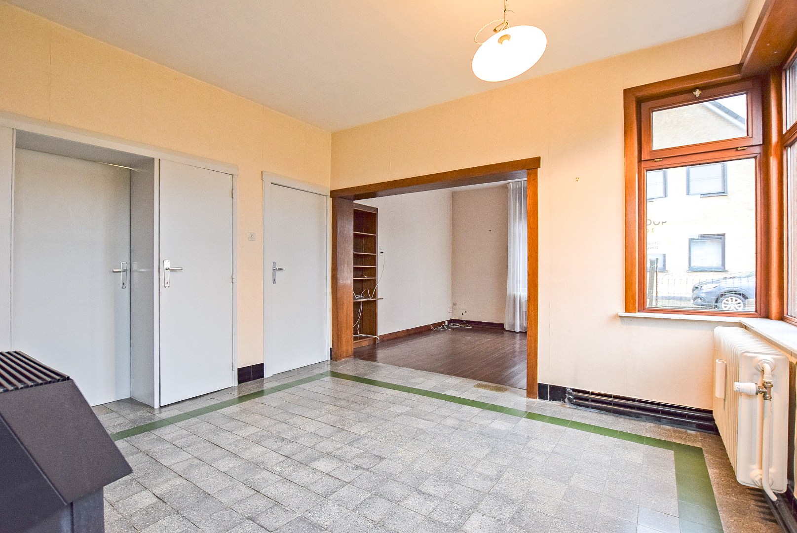 Te renoveren alleenstaande woning met 3 slaapkamers. 