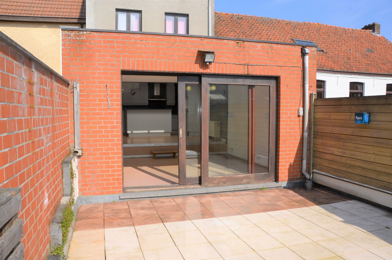 Investeringseigendom: Handelshuis met 2 verhuurde studio’s – 6% rendement 