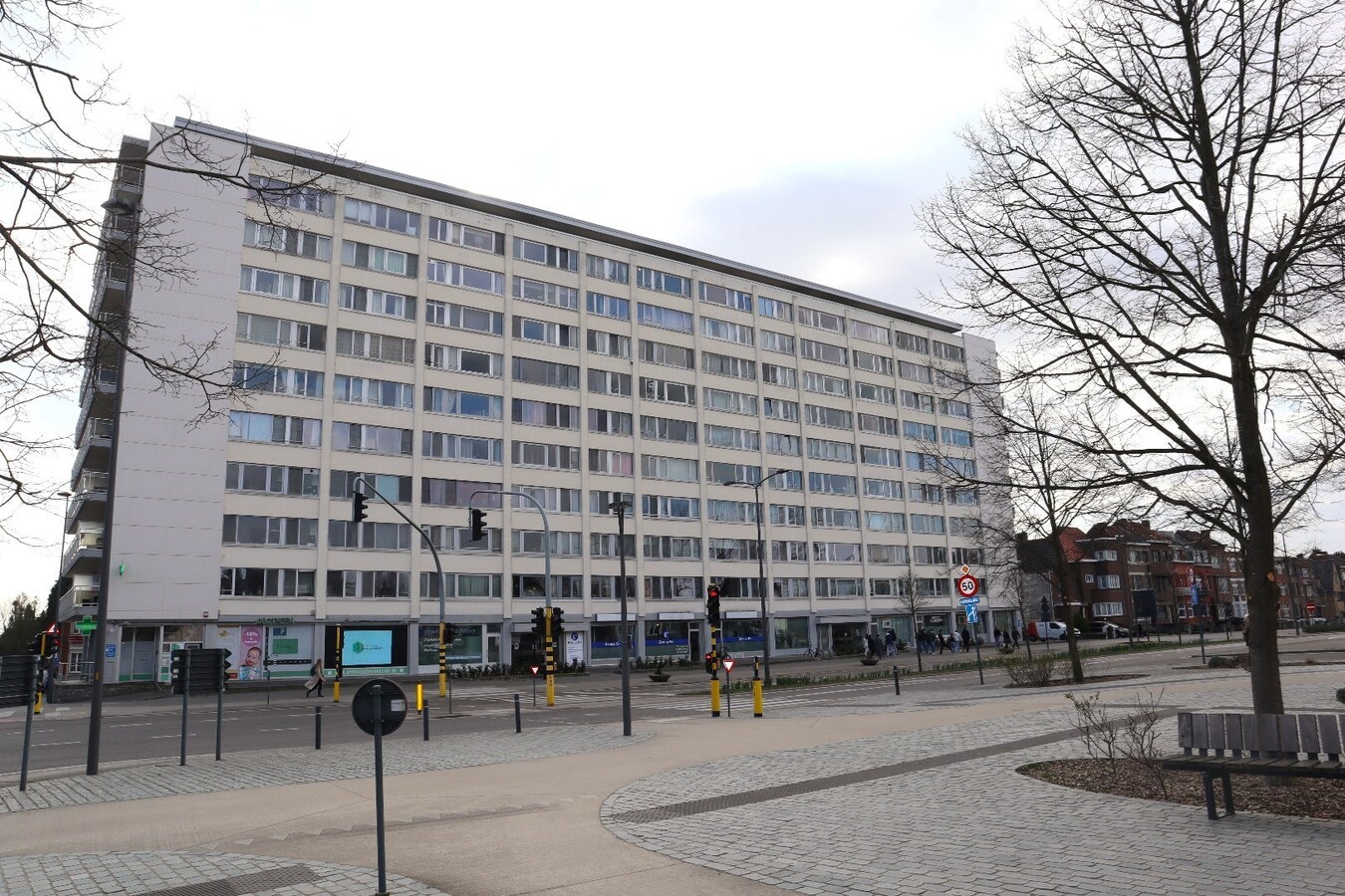 Handelspand-Kantoor gelegen op een strategische locatie te Tienen 