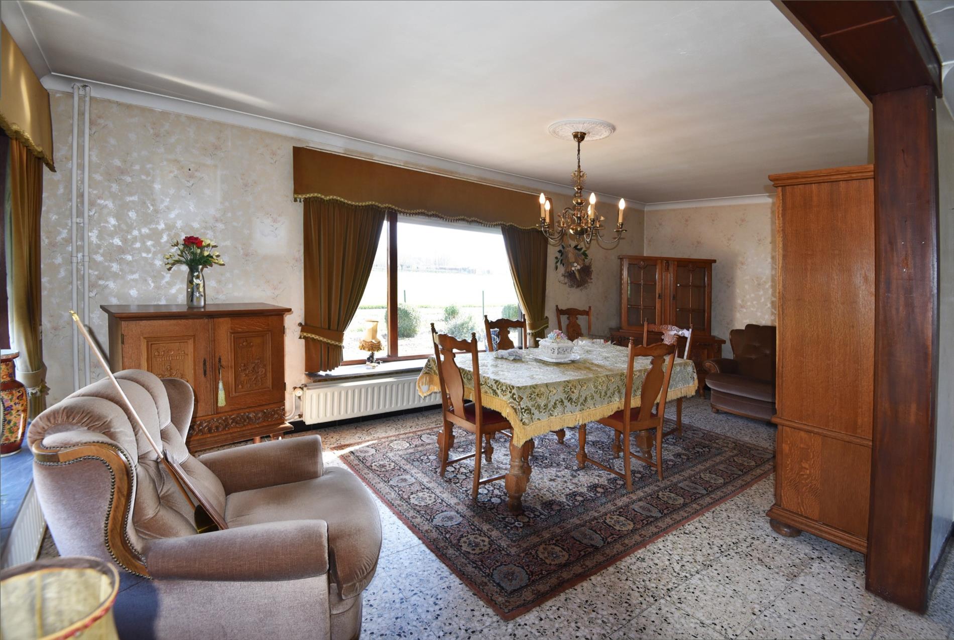 Te renoveren / herop te bouwen woning op 4.543 m² landelijk gelegen te Moerkerke 