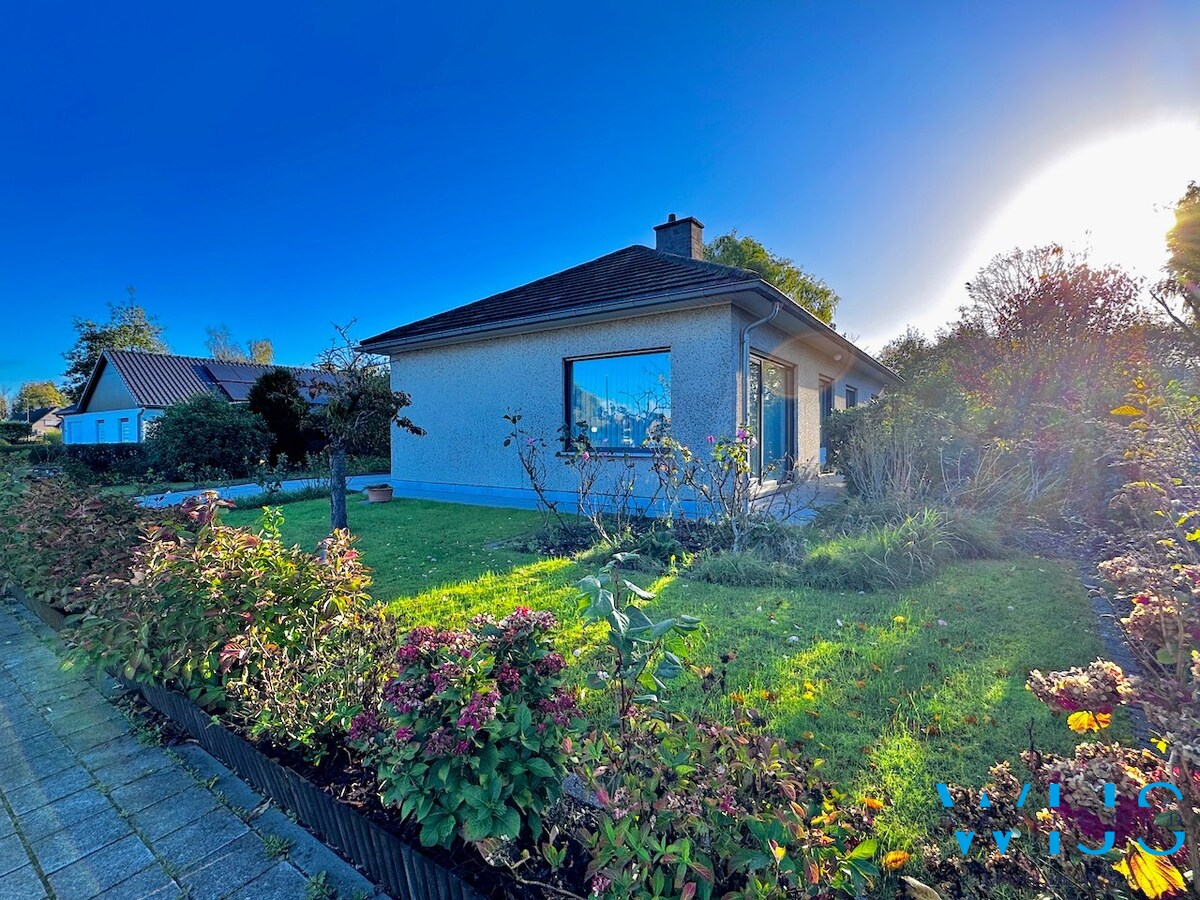 Open bebouwing in rustige woonwijk te Kluizen! 